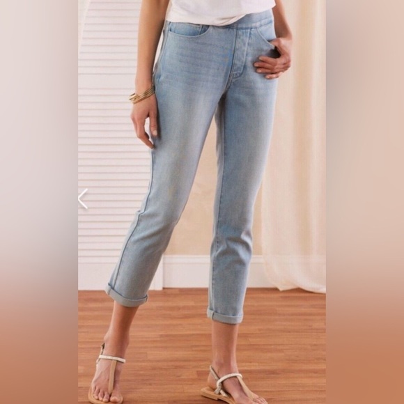 Soft Surroundings The Ultimate Denim Pull-On Crop Jeans in everwash straight leg - Picture 1 of 15